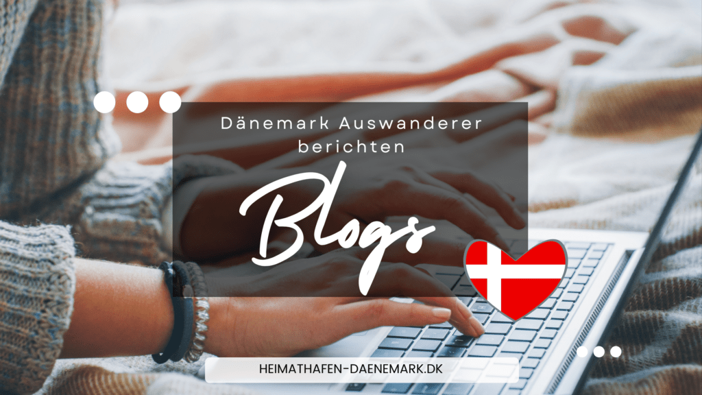 Dänemark Auswanderer Blogs Eine Frau schreibt einen Blog-Text in ihren Laptop mit dänischer Flagge
